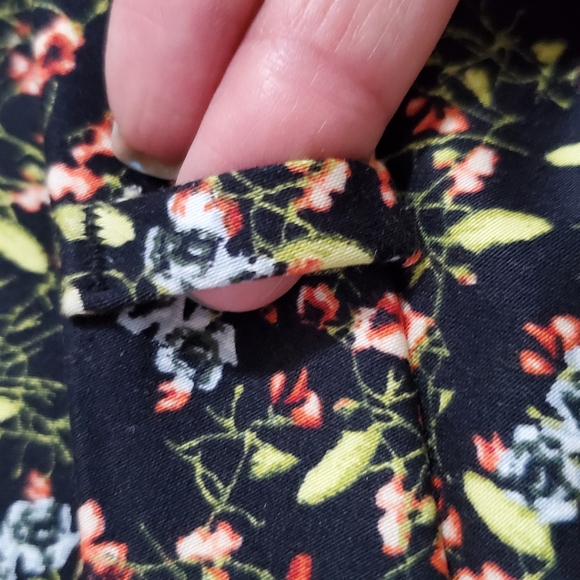 Floral Patterned Shorts - Picture 9 of 9